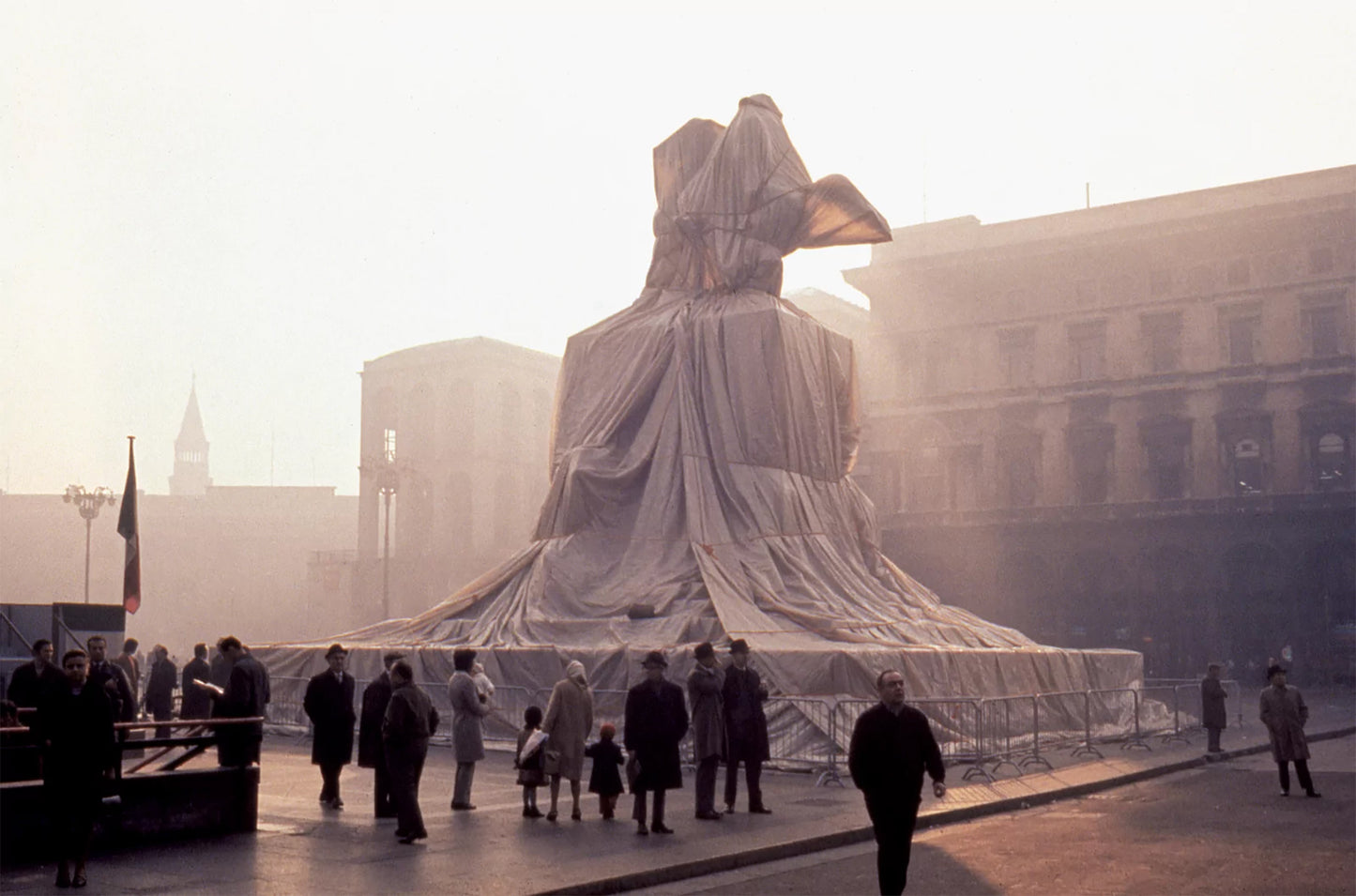 1975 Christo Poster Wrapped Monuments Milano Italy