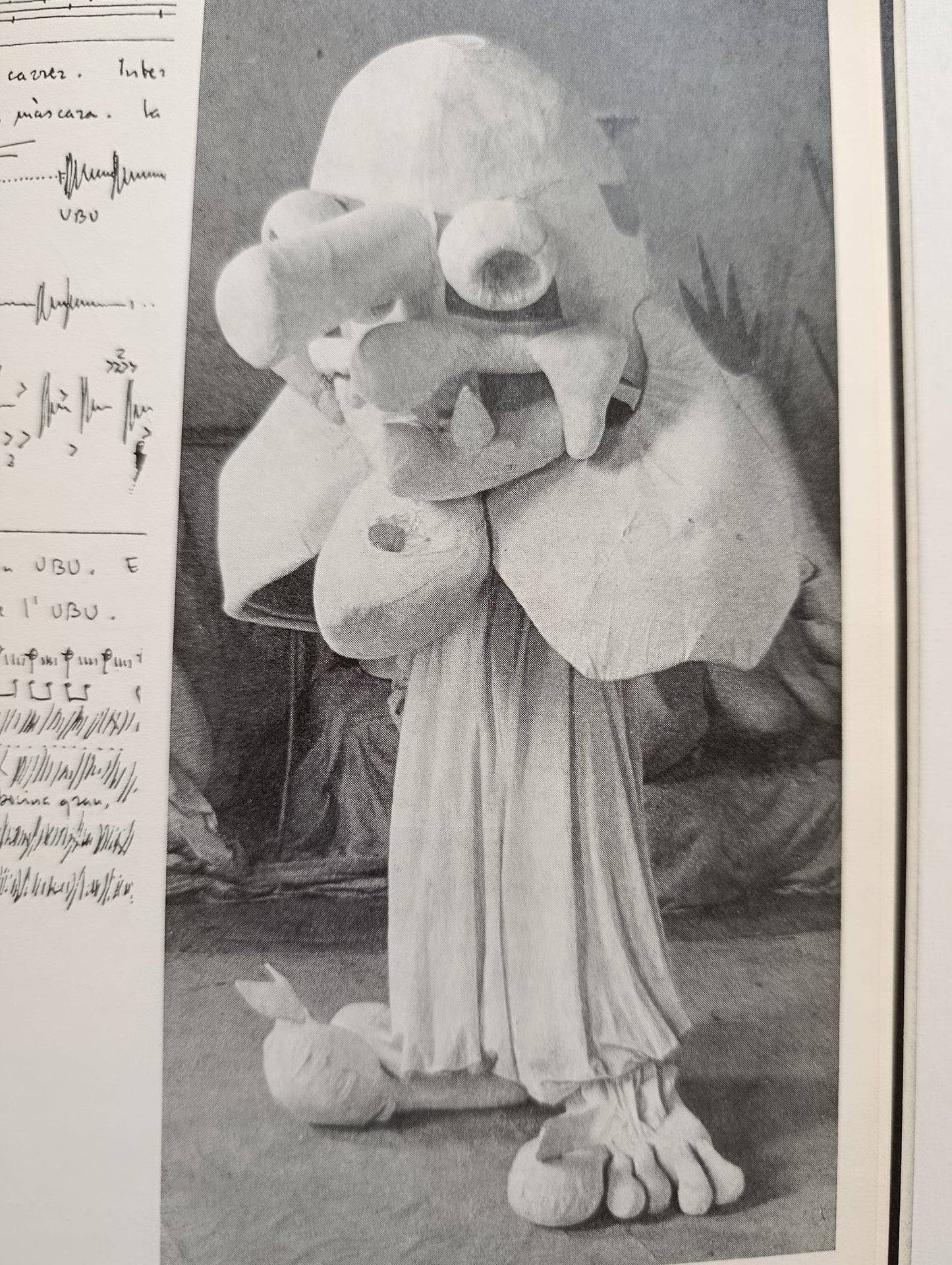 1973 Joan Miró "Mori el Merma" photographs by Català Roca